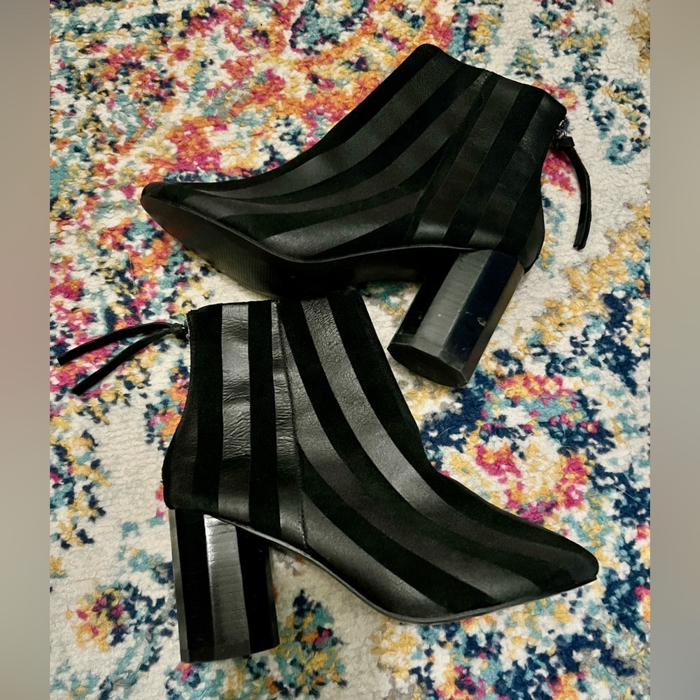 Grey City Revolve Black Leather Striped Women's Ankle Boots